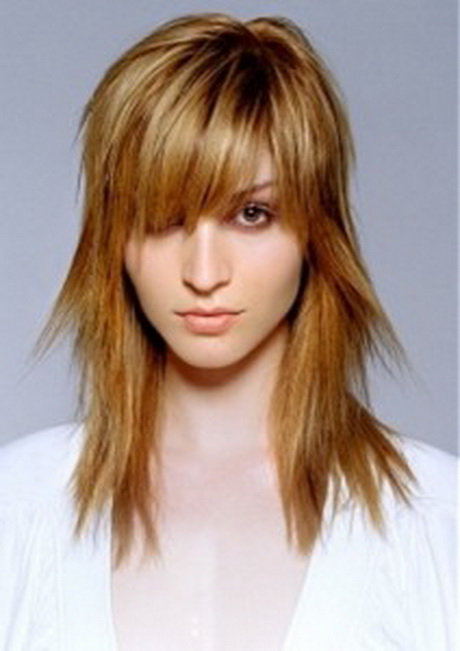 corte-de-cabelo-feminino-em-camadas-60-16 Подстригване на жените в слоеве