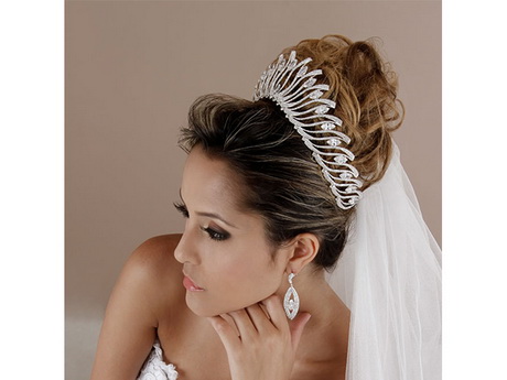 penteado-de-noiva-com-coroa-34-6 Сватбена прическа с корона