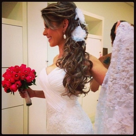 penteados-de-floristas-de-casamento-88_16 Прически за момичета, сватба