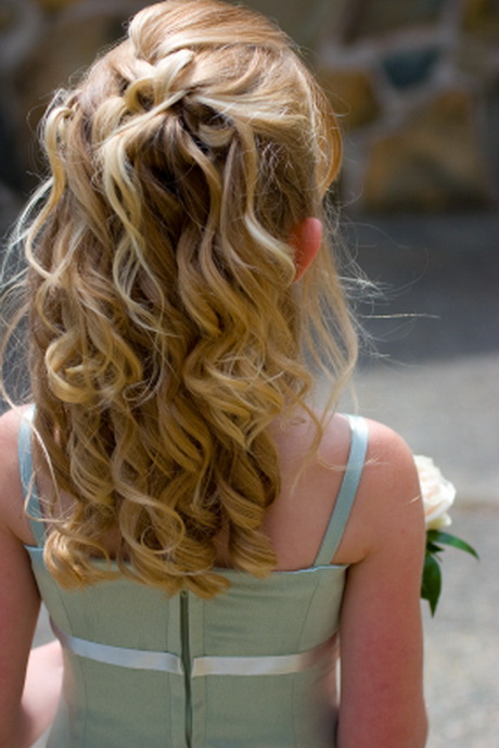 penteados-para-daminha-de-casamento-55_14 Прически за момичета с цветя сватба