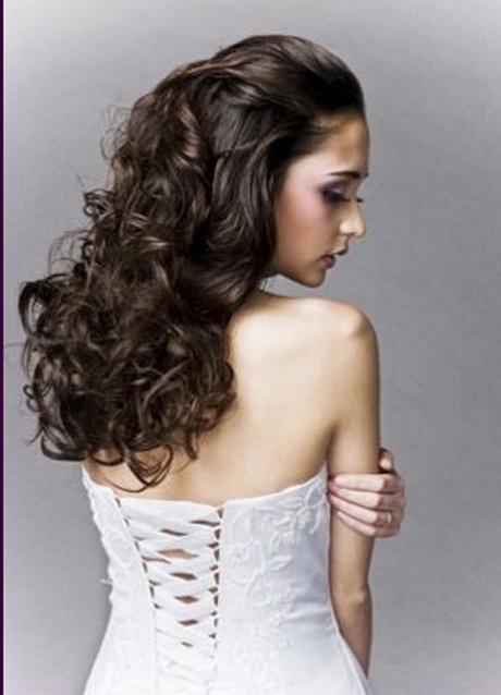 penteados-para-noivas-cabelos-longos-e-cacheados-60_12 Прически за булки косата е дълга и къдрава
