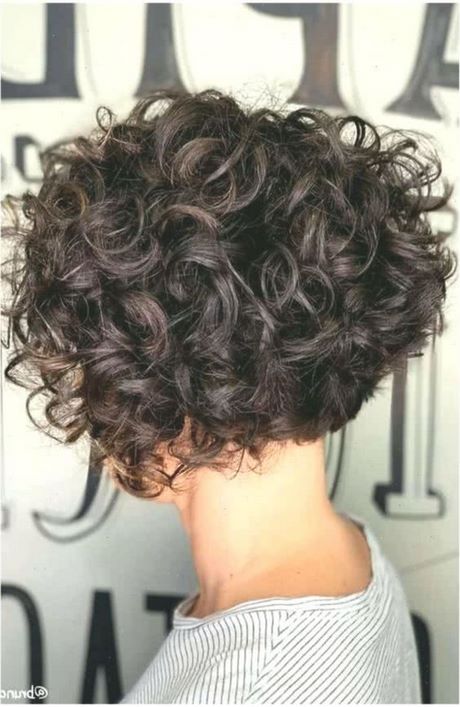 corte-de-cabelo-cacheado-curto-feminino-2022-13_11 Подстригване на къдрава коса къси жени 2021