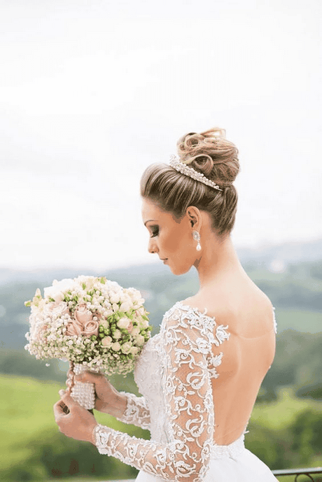penteados-para-casamento-mae-do-noivo-2022-68 Прически за сватбата на майката на младоженеца 2021