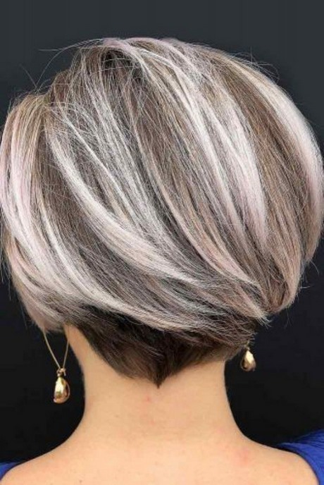 cabelos-grisalhos-curtos-femininos-2023-26_7 Дамска къса сива коса 2023