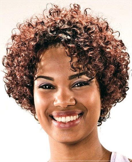 corte-cabelo-crespo-rosto-redondo-feminino-11 Рязане къдрава коса, кръгло лице женски