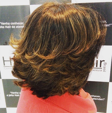 corte-cabelo-camadas-medio-16_12 Нарежете косата на слоеве от медио