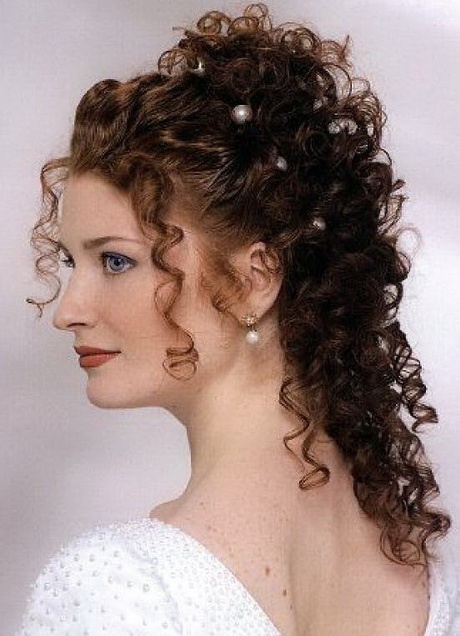 penteado-cabelo-cacheado-madrinha-casamento-94_8 Прическа, къдрава коса шаферки сватба