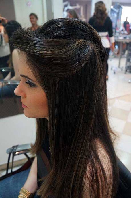 penteado-cabelo-liso-solto-79_18 Прическа, права коса свободно