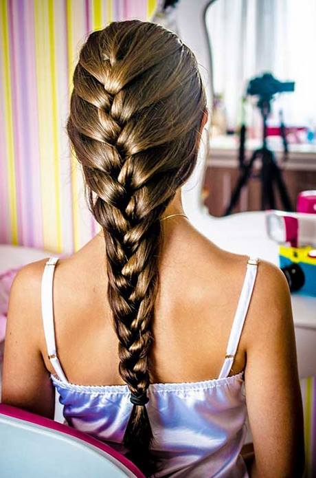 penteados-para-cabelos-longos-e-lisos-faceis-de-fazer-15_9 Прически за дълга коса и плоски лесно да се направи