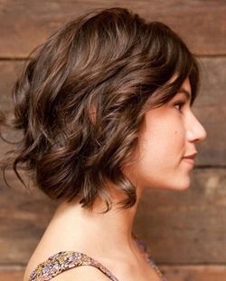 corte-de-cabelo-feminino-medio-ondulado-60_16 Подстригване женски медио Нагънат