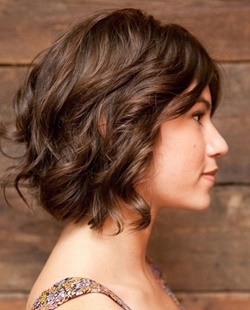 cortes-de-cabelo-feminino-curto-para-cabelos-ondulados-34_5 Подстригване женски къса вълнообразна коса