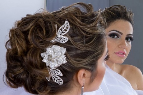 penteado-para-casamento-civil-cabelo-medio-34_16 Прическа за сватба гражданска коса медио