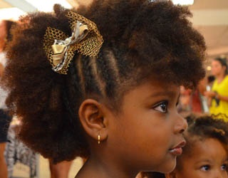 Прически за къдрава коса за деца