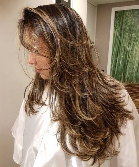 corte-cabelo-longo-com-franja-2021-28_5 Нарежете дълга коса с бретон 2021