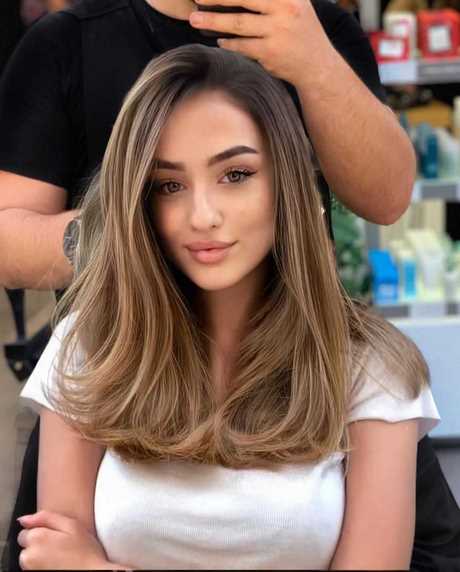 Подстригване женска дълга коса 2021