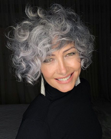 cortes-de-cabelo-grisalho-feminino-2021-81_14 Разфасовки от сива коса жена 2021