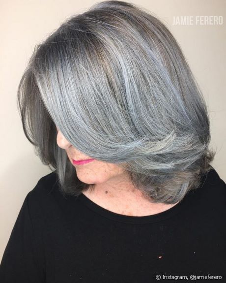 cortes-de-cabelo-grisalho-feminino-2021-81_17 Разфасовки от сива коса жена 2021