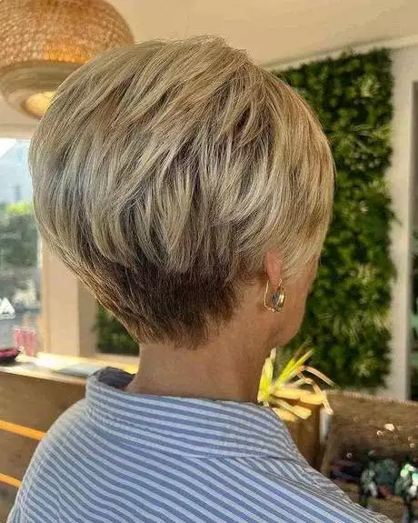 cabelos-curtos-para-senhoras-de-60-anos-2023-56_9-18 Къса коса за 60-годишни дами 2023