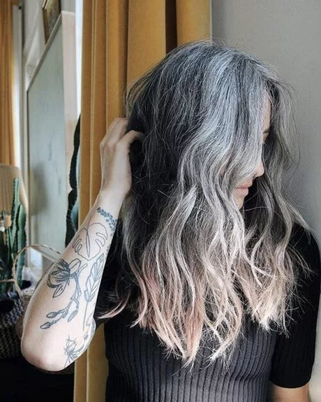 cabelos-grisalhos-femininos-2023-29_14-7 Дамска сива коса 2023