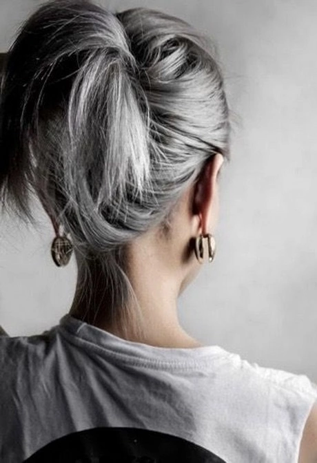cabelos-grisalhos-femininos-2023-29_19-12 Дамска сива коса 2023