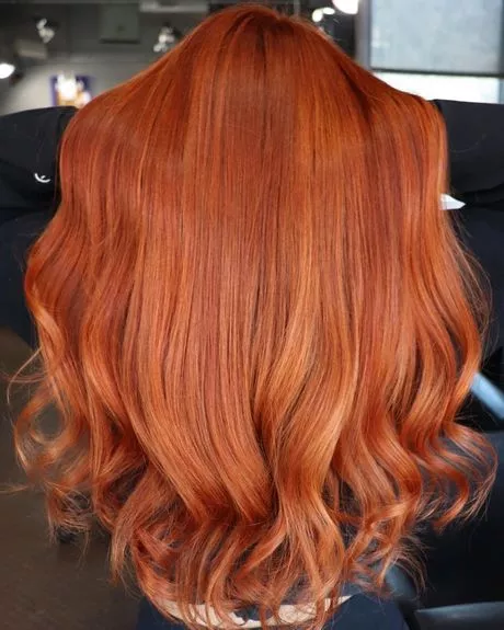 cabelos-ruivos-curtos-2023-16_10-3 Къса червена коса 2023