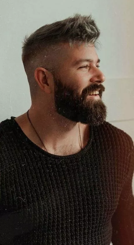 cortes-de-cabelo-e-barba-2023-95_18-12 Прически и брада 2023