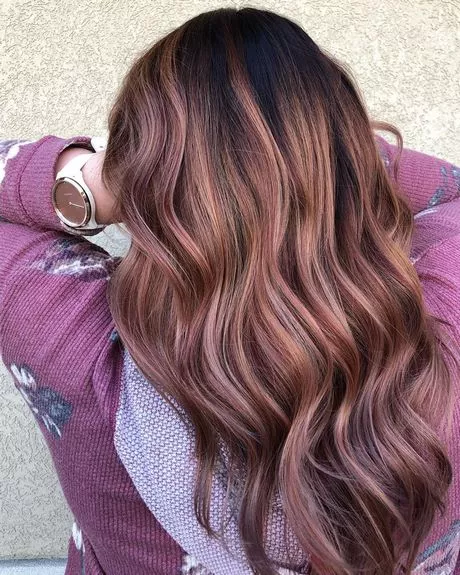 qual-a-tendencia-de-cor-de-cabelo-2023-11_12-6 Каква е тенденцията за цвят на косата 2023
