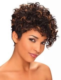 cortes-curtos-femininos-para-cabelos-cacheados-78_2 Късите женски разфасовки за къдрава коса