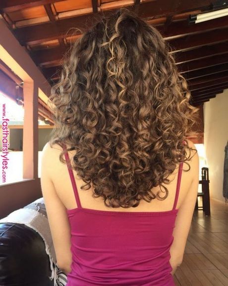 cabelo-ondulado-medio-feminino-13 Вълнообразна коса медио жена