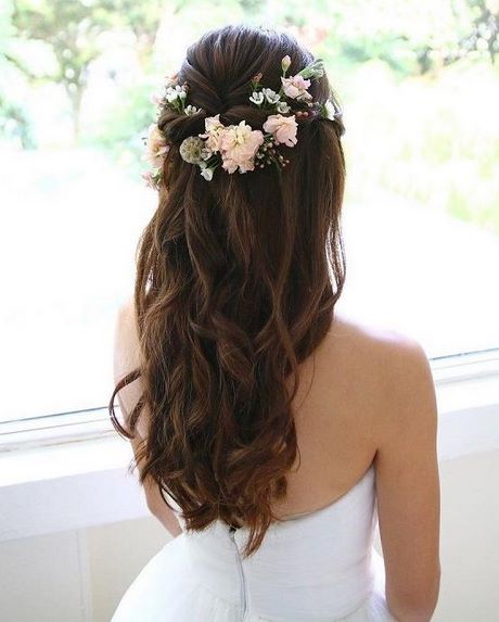 penteado-com-flor-no-cabelo-solto-66_3 Прическа с цвете в косата свободно