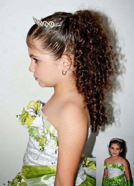 Прическа момиче цвете къдрава коса