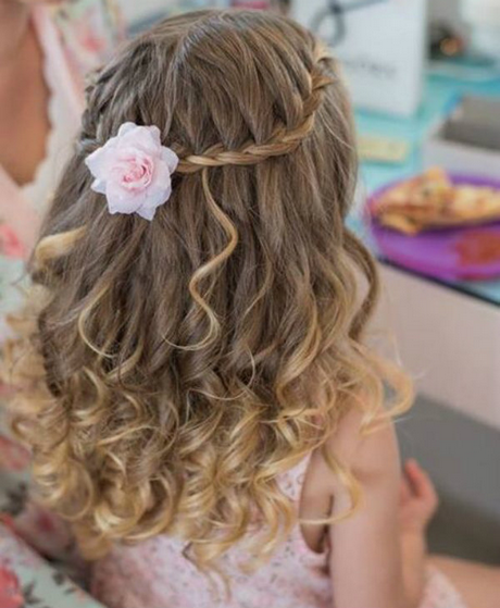 penteado-infantil-cabelo-cacheado-para-casamento-06 Прическа, бебешка къдрава коса за сватба
