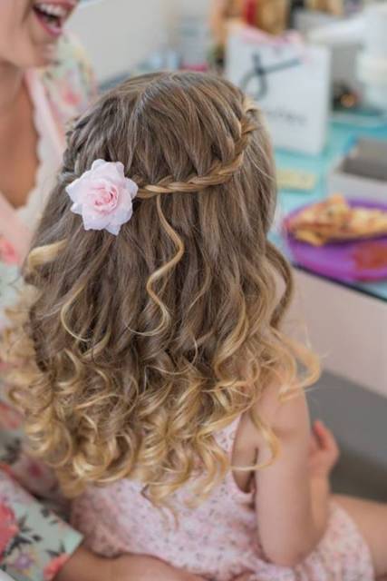 penteado-infantil-para-festa-cabelo-cacheado-67_3 Детски празник прическа, къдрава коса