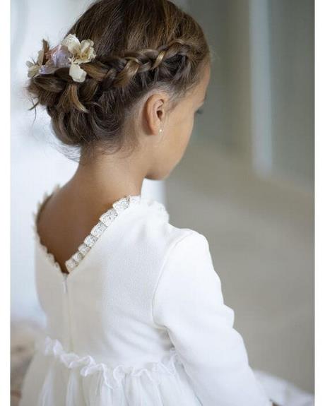 penteado-para-daminha-cabelo-curto-33_17 Прическа за момичета с цветя къса коса