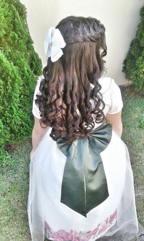 penteado-para-florista-cabelo-cacheado-74_11 Прическа за момиче цвете къдрава коса