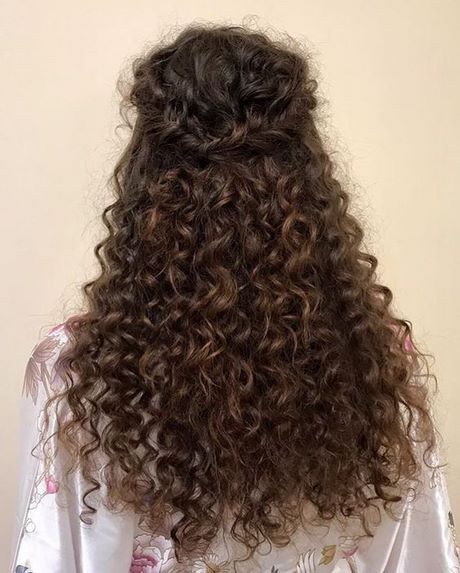 penteado-solto-cabelo-cacheado-38_15 Прическа, свободна къдрава коса