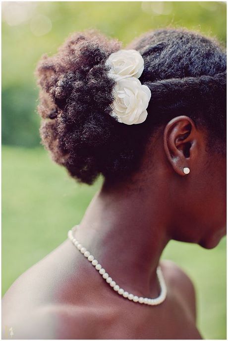 penteados-com-cabelo-natural-para-casamento-82_15 Прически с естествена коса за сватба