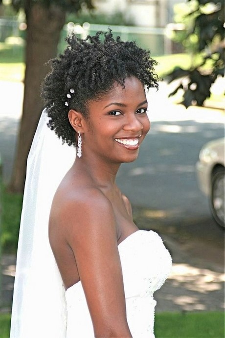 penteados-com-cabelo-natural-para-casamento-82_17 Прически с естествена коса за сватба