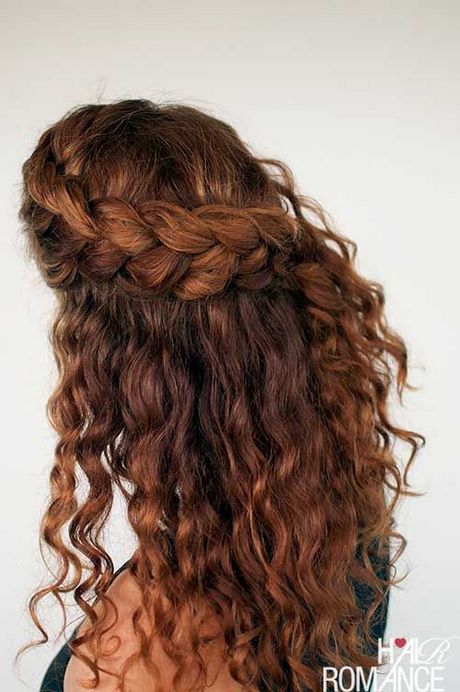 penteados-para-cabelos-ondulados-longos-83 Прически за дълга вълнообразна коса