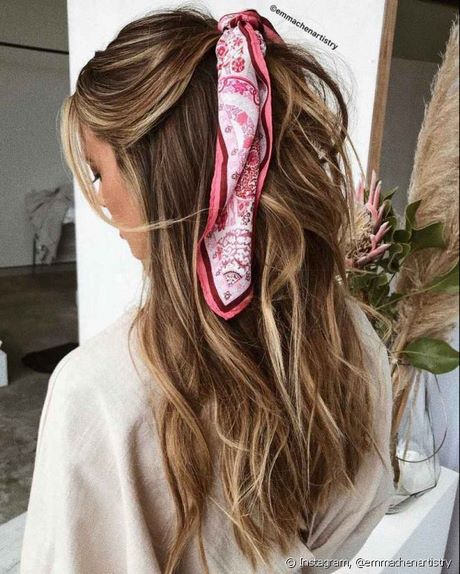 penteados-para-cabelos-ondulados-longos-83_12 Прически за дълга вълнообразна коса