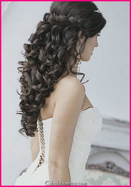 penteados-para-cabelos-pretos-longos-e-lisos-66_18 Косата на черна коса е дълга и плоска