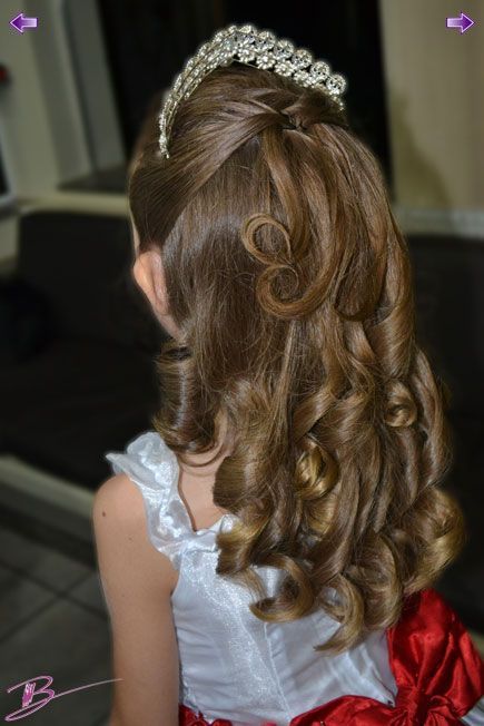 penteados-para-damas-de-honra-infantil-cabelo-cacheado-24_3 Шаферски прически, бебешка къдрава коса
