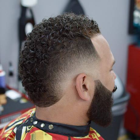 corte-de-cabelo-moicano-disfarcado-masculino-20_12 Подстригване ирокез маскиран мъж
