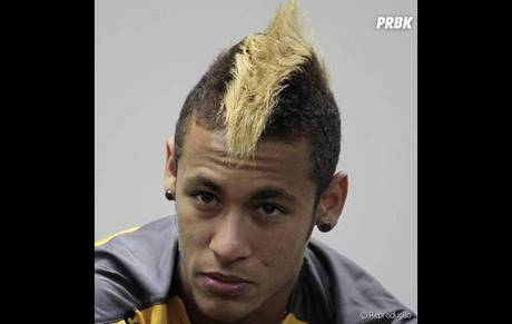 neymar-cabelo-moicano-59_5 Неймар коса ирокези