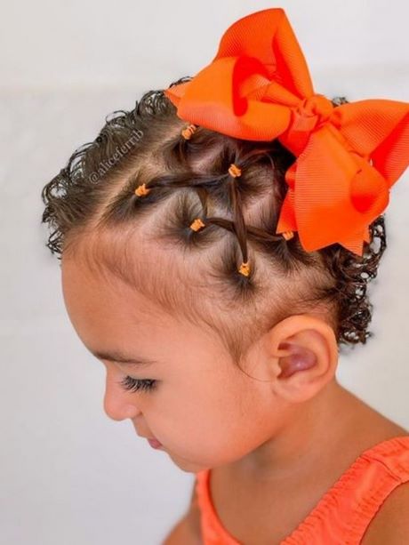 cabelo-cacheado-penteado-infantil-33_7 Детска прическа къдрава коса