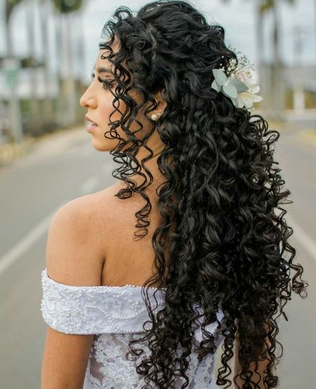 cabelo-cacheado-penteado-para-casamento-25_14 Къдрава коса Прическа за сватба