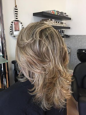 cabelos-medios-escalados-70_18 Средна къдрава коса