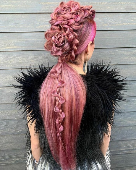 como-fazer-penteado-de-rosa-no-cabelo-23_10 Как да направите розова прическа на косата