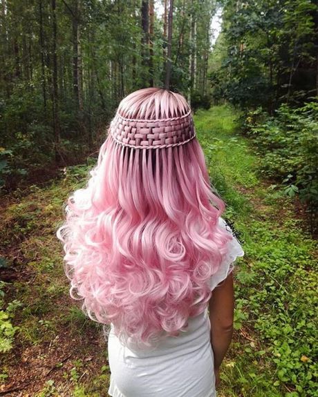 como-fazer-penteado-de-rosa-no-cabelo-23_6 Как да направите розова прическа на косата