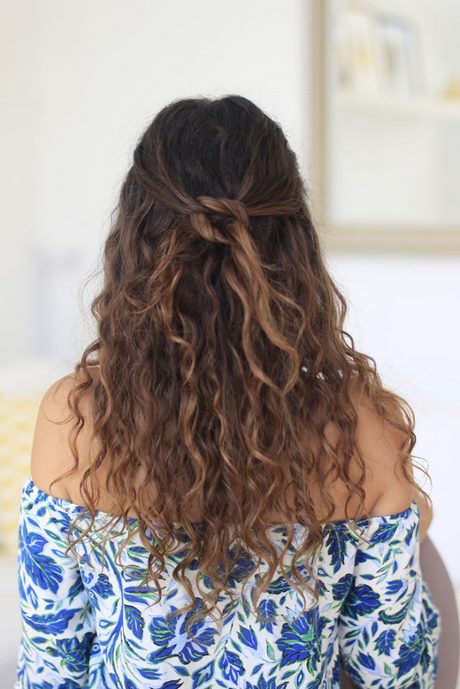 penteado-cabelo-cacheado-simples-90_5 Прическа проста къдрава коса